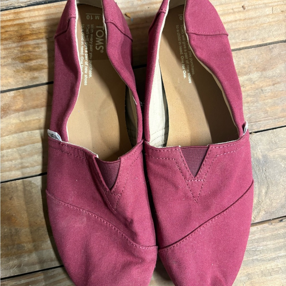 TOMS Women's Maroon Loafers